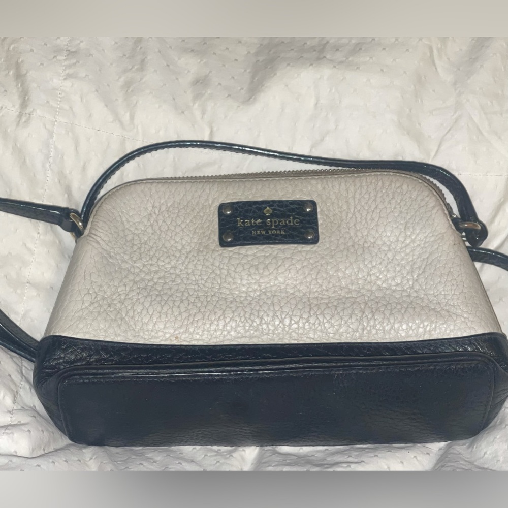 Black and Cream Kate Spade Crossbody!